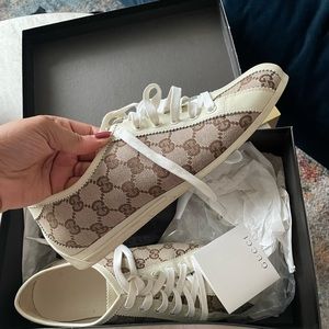 Gucci Sneakers - Tess S Gomma